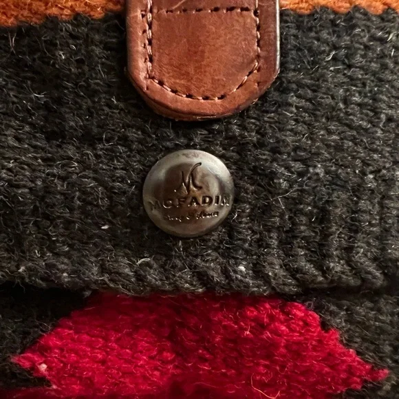 Western Artisan Red and Black Geometric Tote - Picture 7 of 11